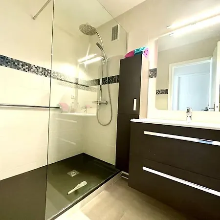 Spacieux ,4 Pers,piscine & Vue * Antibes