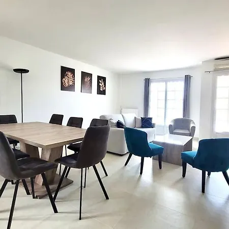 شقة Spacieux ,4 Pers,piscine & Vue أنتيب