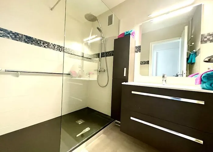 Spacieux ,4 Pers,piscine & Vue * Antibes