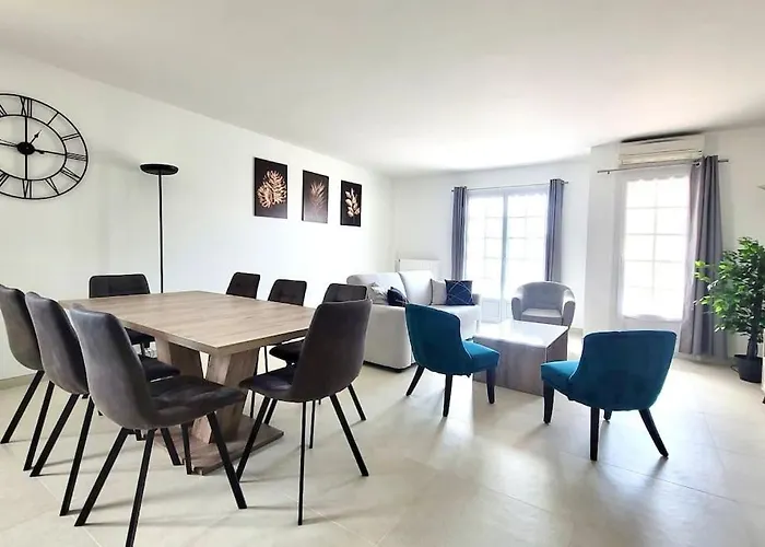 Apartment Spacieux ,4 Pers,piscine & Vue Antibes