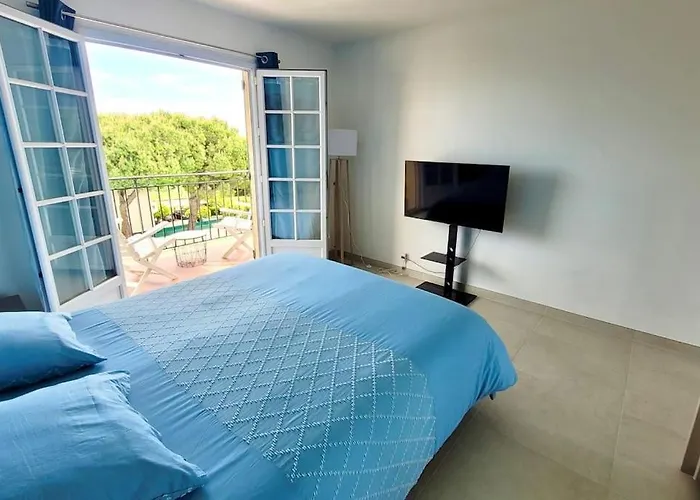 Spacieux ,4 Pers,piscine & Vue Lejlighed